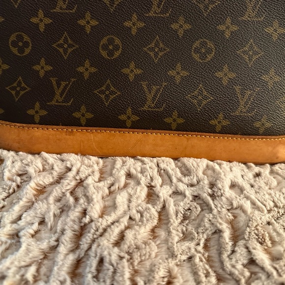 Louis Vuitton Authentic Alma Monogram Canvas w/ COA and twillys - Picture 3 of 16